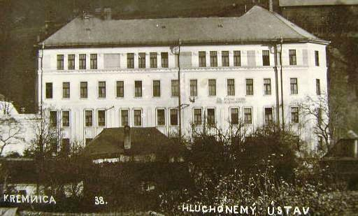 prvá budova školy na Renwise (budova ZŠ pre SPM)1923-1933